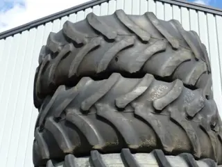 R38 Firestone 710/70R38