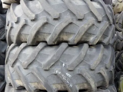 R42 Pirelli 580/70R42