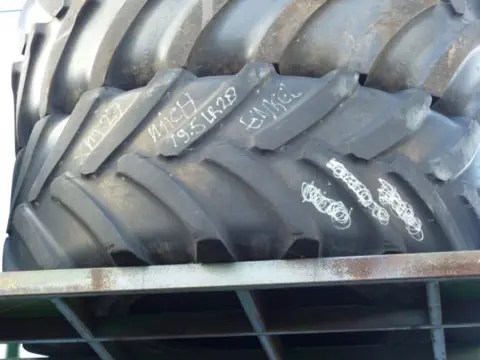 R28 Michelin 19.5/28