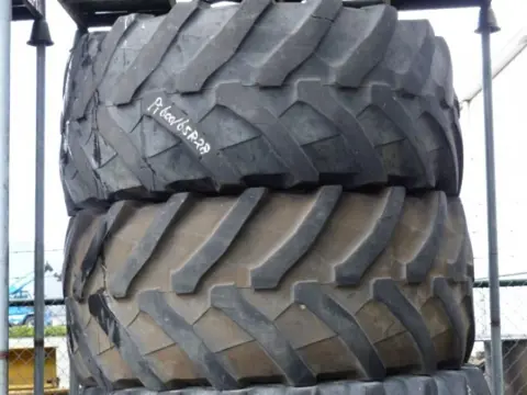 R28 Pirelli 600/65R28