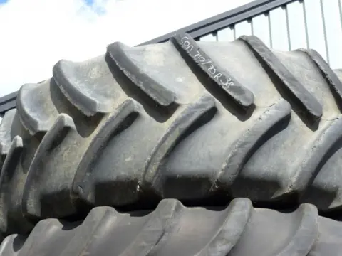 R38 Continental 710/70R38