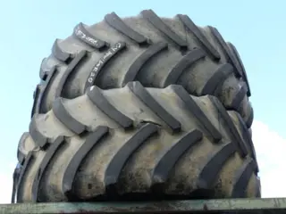 R28 Goodyear 600/65R28