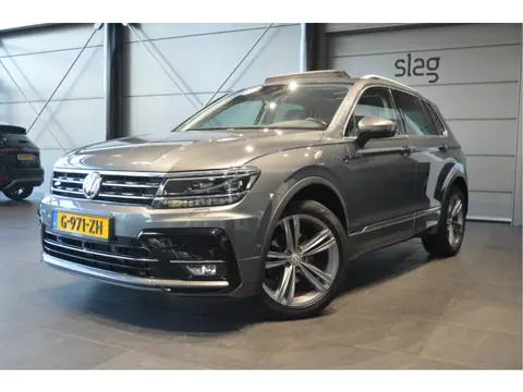 Volkswagen Tiguan 1.5 TSI ACT R-LINE navi camera leer pano trekhaak !!