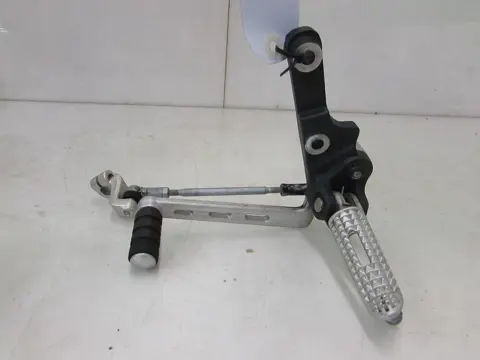 LINKER SCHETSPLAAT Triumph Speed Triple 1050 R 2012 - 2015