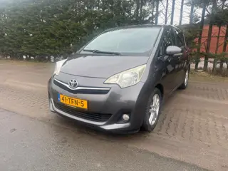 Toyota Verso-S 1.3 VVT-i Dynamic
