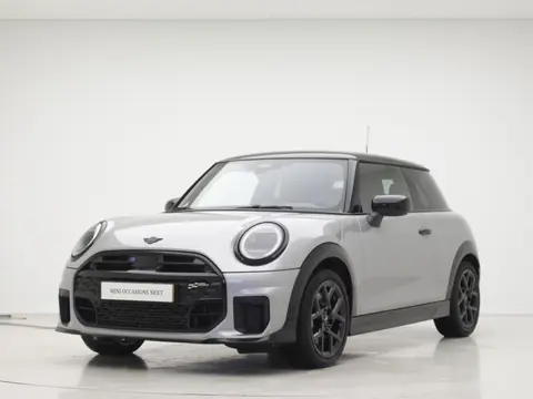 MINI 3-deurs Cooper C John Cooper Works M | 17" | Comfort Acces | Panorama | Stoel/Stuurverwarming |