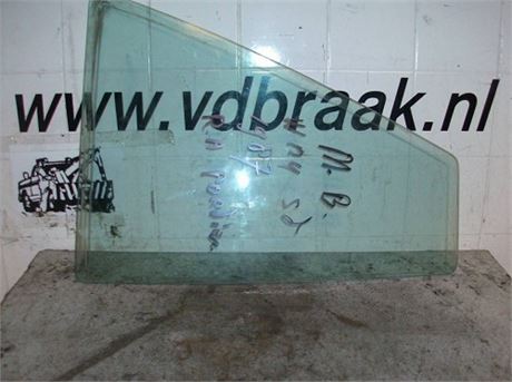 Mercedes Benz W124 Combi 1985-1996 rechts achter dr.hoekraam