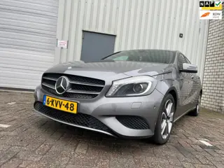 Mercedes-Benz A-klasse 180 Edition Navigatie 4U3 - Airco - Navi - Export - Schade