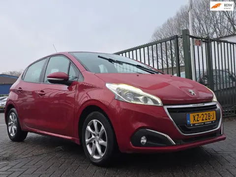 Peugeot 208 1.2 PureTech Blue Lease Executive airco elektrische ramen cv op afs