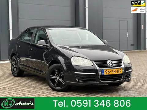 Volkswagen Jetta 1.6 Trendline Clima Cruise Lmv