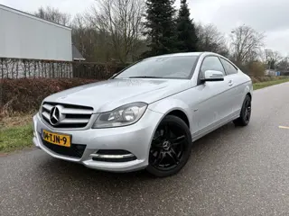 Mercedes-Benz C-Klasse Coupé 180 / AUTOMAAT / LEER / NAVI / CRUISE