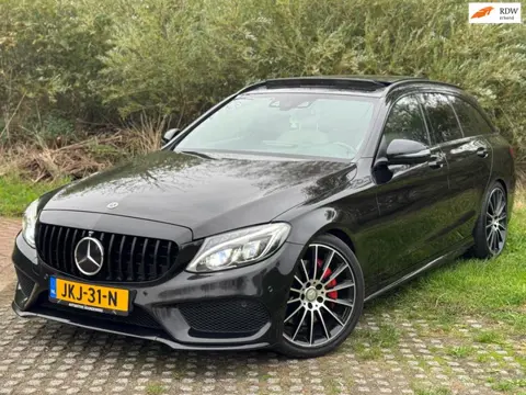 Mercedes-Benz C 300 AMG PAK/ PANO / VOLLE AUTO !!