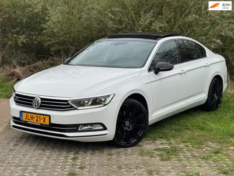 Volkswagen PASSAT 1.8 TSI Business Edition R