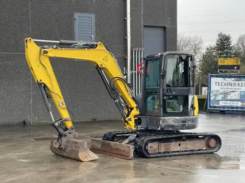 New Holland E 50 B SR (bj 2013)