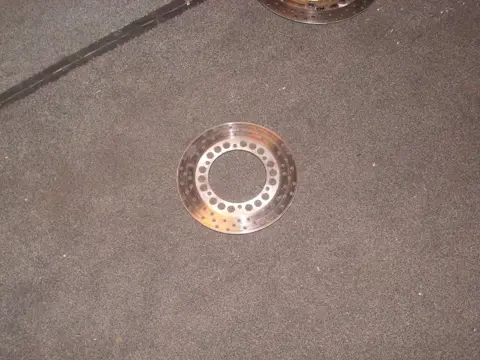 Rear brake disc Yamaha YZF R1 2000 - 2001