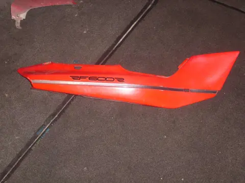 Cowl rear right Suzuki RF 600 1993 - 1997