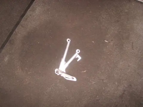 Pillion step left  Suzuki GSF 600 650 Bandit  2000 - 2004