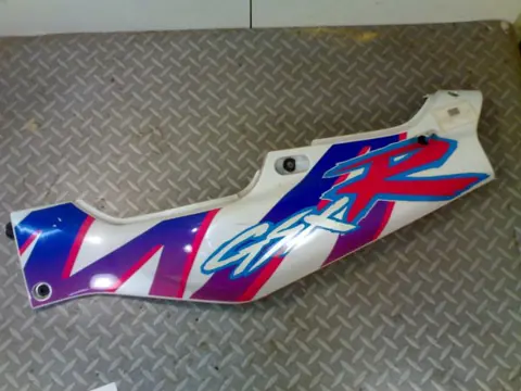 Cowl left rear Suzuki GSX R 750 1992 - 1993