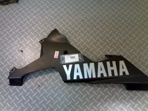 Cowl Left lower Yamaha YZF R1 2002 - 2003