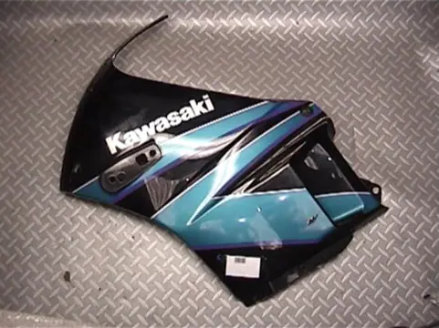 Cowl left upper  Kawasaki GPX 600 1988 - 1994