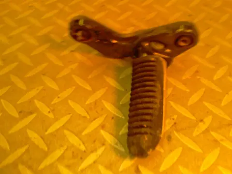 Footrest right Suzuki GSX F 750 1988 - 1997