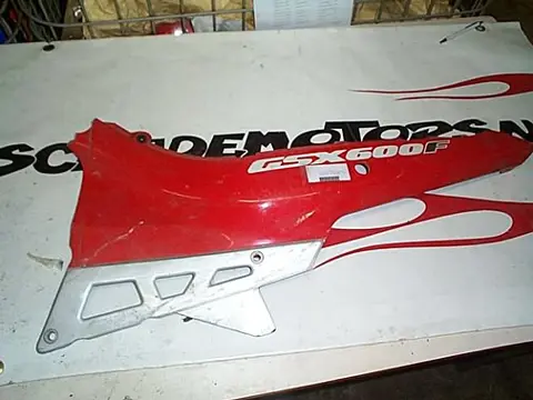 Cowl left rear Suzuki GSX F 600 1988 - 1997