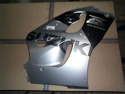 Cowl lower right Suzuki GSX R 600 1995 - 2000