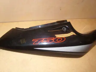 Cowl rear right Suzuki GSX R 750 1996 - 2000