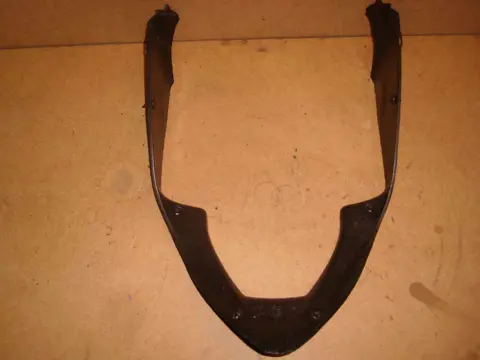 Cowl V shape under Honda CBR 600 F 1999 - 2000