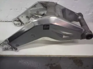 Swingarm Aprilia RSV 1000 2004 - 2005
