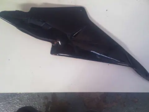 Cowl left small Aprilia RSV 1000 1998 - 2000