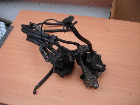 Brake calipers front Honda XL 1000 V Varadero 1998 - 2002