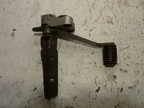 Main step holder right Yamaha FZR 600 1992 - 1994