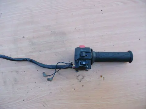 Handlebar switch assy right Suzuki GSF 600 650 Bandit  1996 - 1999