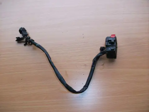 Handlebar switch assy right Kawasaki ZX 10 R 2004 - 2005