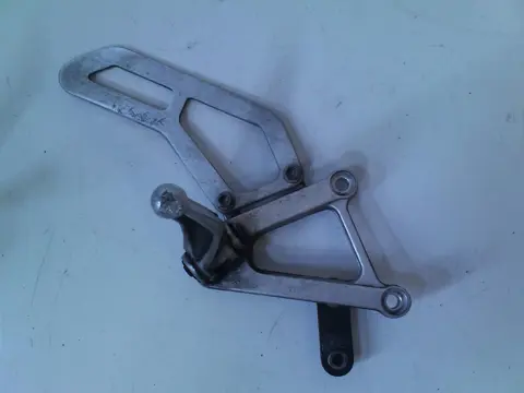 Main step holder right Aprilia RSV 1000 1998 - 2000