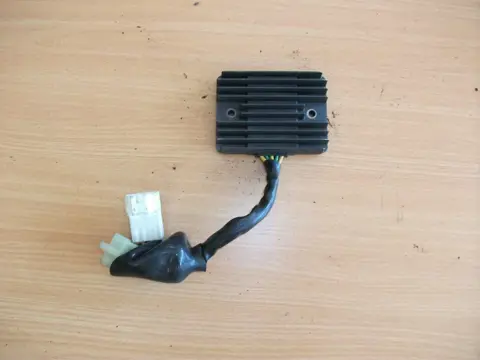 Regulator rectifier  Honda CBR 1100 XX 1999 - 2006