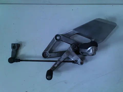 Main step holder left Honda CBR 600 F 1995 - 1998