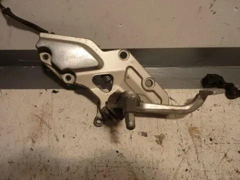 Main step holder right Kawasaki ZZR 1100 1993 - 2001