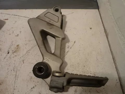 Pillion step left  Kawasaki ZZR 1100 1993 - 2001