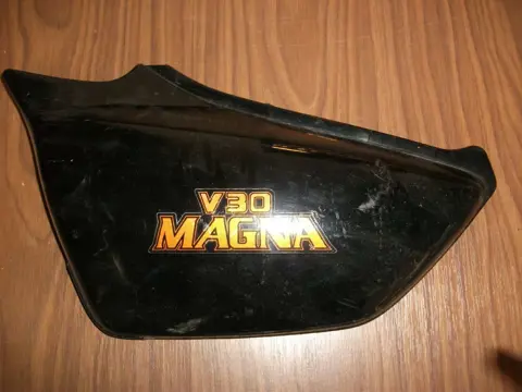 Cowl left small Honda VF 500  1984 - 1985