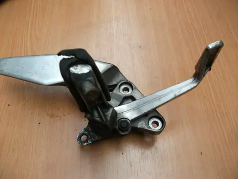 Main step holder right Yamaha FZR 600 1989 - 1993 / 1992 - 1994