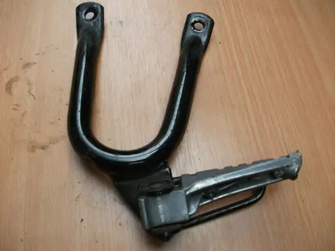 Pillion step left  Yamaha FZR 600 1989 - 1993 / 1992 - 1994