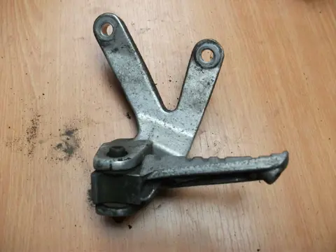 Pillion step left  Yamaha FZR 1000 1987 - 1988 / 1991 - 1995