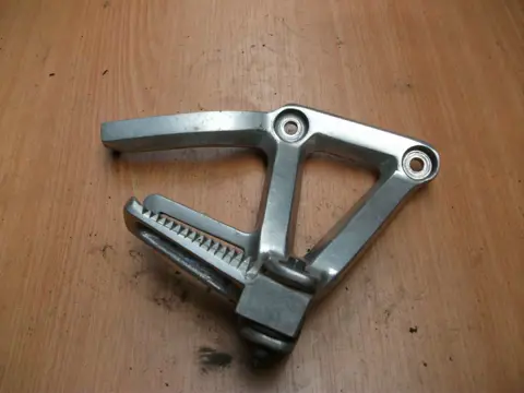 Pillion step right Yamaha FAZER 600 1998 - 2000 / 2001 - 2003
