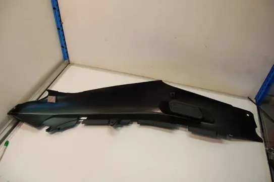 Cowl rear right Yamaha FZR 1000 1987 - 1988