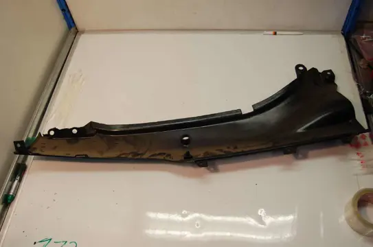 Cowl left rear Suzuki GSX F 600 1998 - 2005