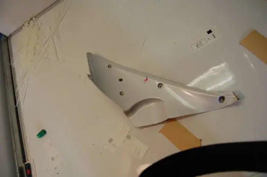 Cowl left inner Yamaha YZF R1 2000 - 2001