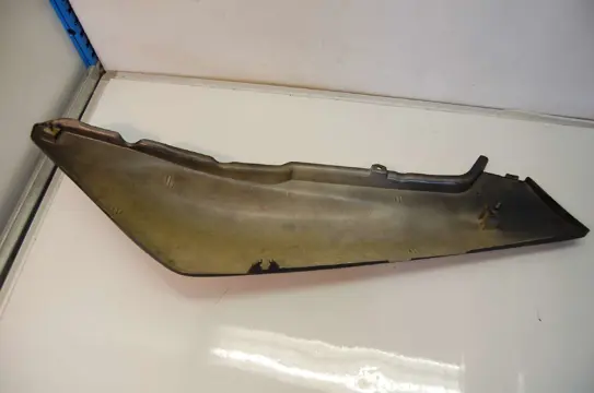 Cowl rear right Yamaha FZR 1000 1987 - 1988