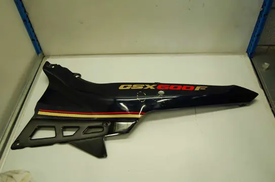 Cowl left rear Suzuki GSX F 600 1988 - 1997